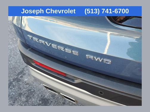 2025 Chevrolet Traverse LT
