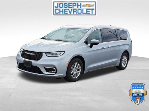 Silver Mist Clearcoat 2023 Chrysler Pacifica Touring L