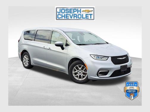 Silver Mist Clearcoat 2023 Chrysler Pacifica Touring L