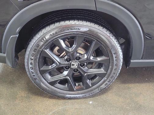 Crystal Black Pearl 2024 Honda HR-V Sport