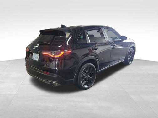 Crystal Black Pearl 2024 Honda HR-V Sport