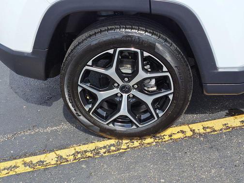 Bright White Clearcoat 2025 Jeep Compass Limited