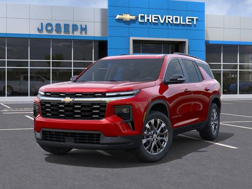 Radiant Red Tintcoat 2026 Chevrolet Traverse LT