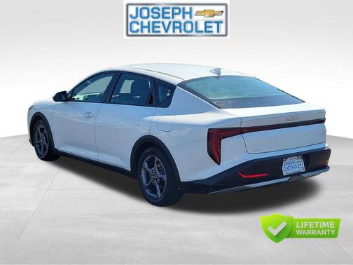 Snow White Pearl 2025 Kia K4 LXS