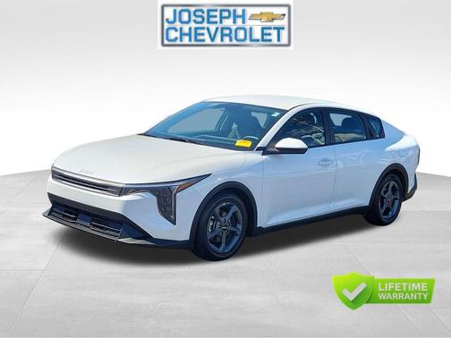 Snow White Pearl 2025 Kia K4 LXS