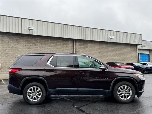 2021 Chevrolet Traverse LT Cloth