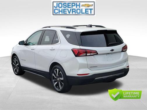 Iridescent Pearl Tricoat 2022 Chevrolet Equinox 1LT