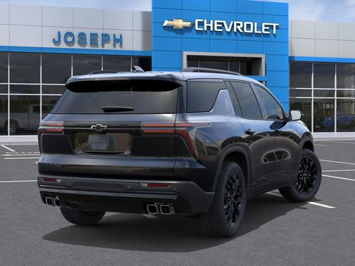 Mosaic Black Metallic 2026 Chevrolet Traverse LT