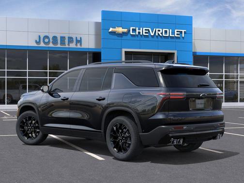 Mosaic Black Metallic 2026 Chevrolet Traverse LT