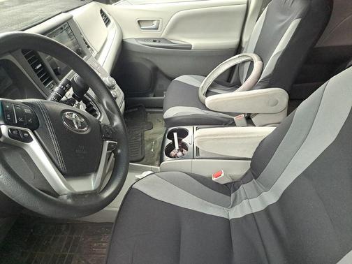 2015 Toyota Sienna LE