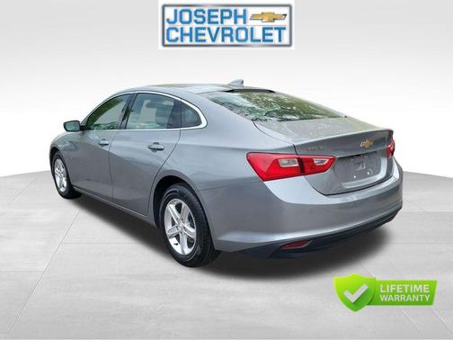 Sterling Gray Metallic 2024 Chevrolet Malibu FWD 1LT
