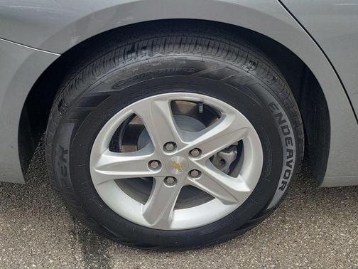 Sterling Gray Metallic 2024 Chevrolet Malibu FWD 1LT