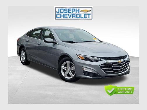 Sterling Gray Metallic 2024 Chevrolet Malibu FWD 1LT