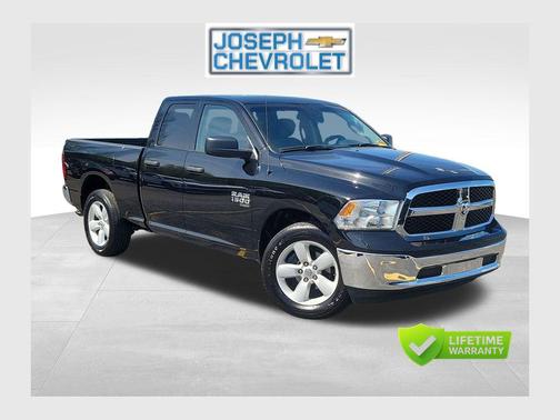 Diamond Black Crystal Pearlcoat 2024 RAM 1500 Classic SLT