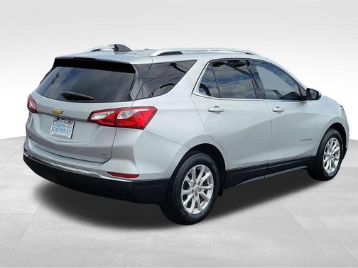 Silver Ice Metallic 2019 Chevrolet Equinox 1LT