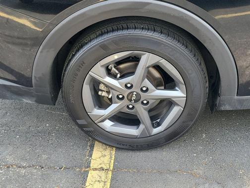 Aurora Black Pearl 2025 Kia K4 LXS