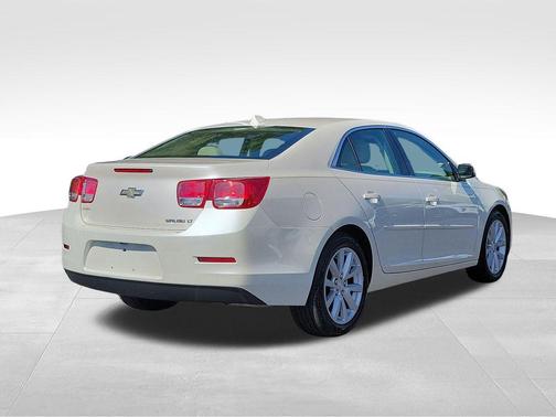 White Diamond Tricoat 2013 Chevrolet Malibu 2LT