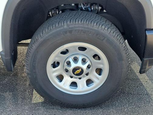 Summit White 2022 Chevrolet Silverado 2500 WT
