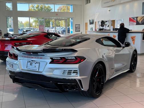 2026 Chevrolet Corvette E-Ray Coupe, 2LZ, RWD