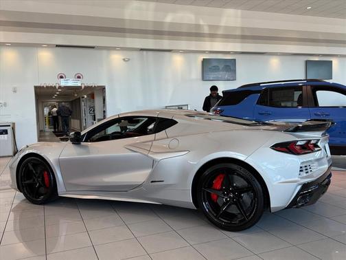 2026 Chevrolet Corvette E-Ray Coupe, 2LZ, RWD