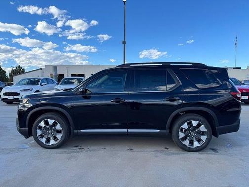 Crystal Black Pearl 2026 Honda Pilot Elite
