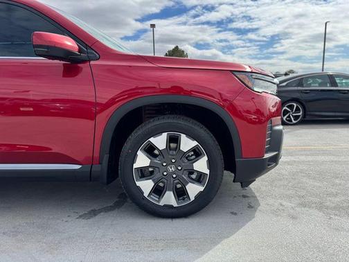 Radiant Red Metallic II 2026 Honda Pilot Touring
