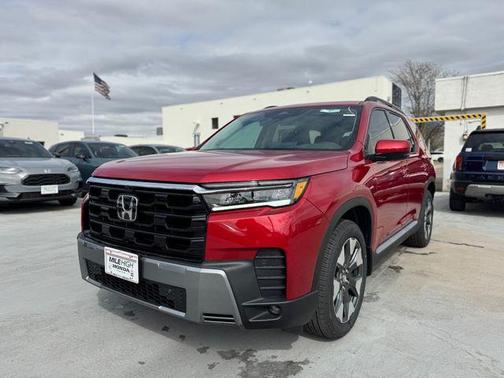 Radiant Red Metallic II 2026 Honda Pilot Touring