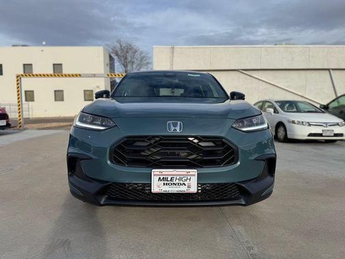Pearl 2027 Honda HR-V Sport