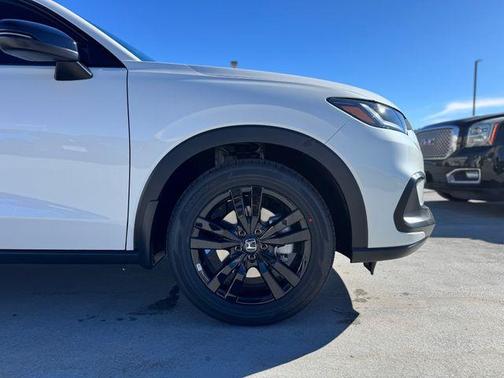 Platinum White Pearl 2026 Honda HR-V Sport