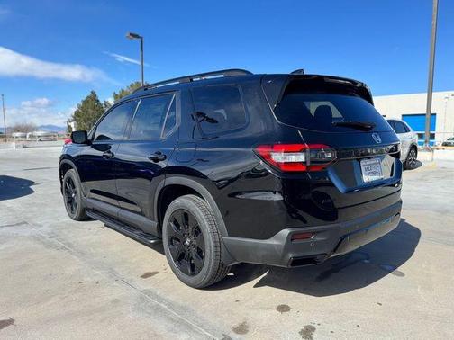 Crystal Black Pearl 2026 Honda Pilot Black Edition