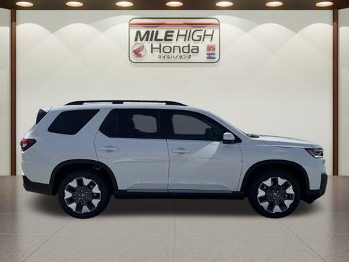 White Pearl 2026 Honda Pilot Elite AWD