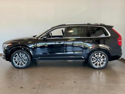 Photo 3 of 57 of 2019 Volvo XC90 T6 Momentum