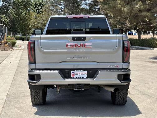 2024 GMC Sierra 2500 AT4