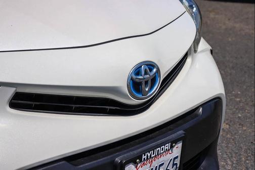 Blizzard Pearl 2017 Toyota Prius v Two