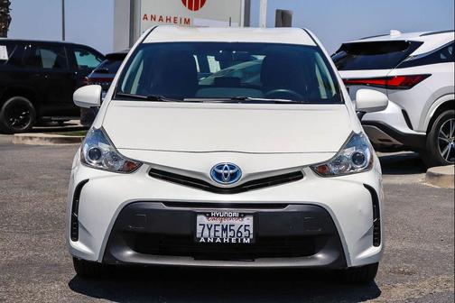 Blizzard Pearl 2017 Toyota Prius v Two