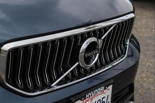 Blue 2019 Volvo XC40 T5 Inscription
