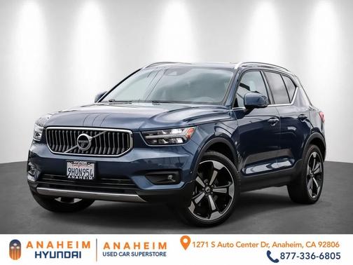 Blue 2019 Volvo XC40 T5 Inscription