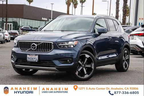 Blue 2019 Volvo XC40 T5 Inscription