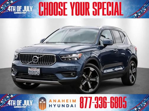 Blue 2019 Volvo XC40 T5 Inscription