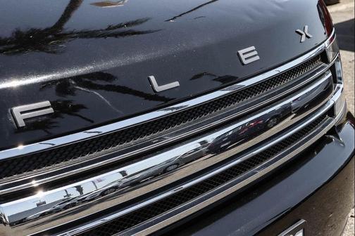 Shadow Black 2018 Ford Flex SE