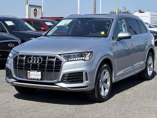 2024 Audi Q7 45 Premium Plus