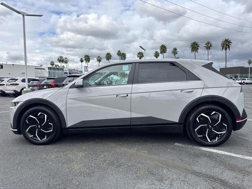 2024 Hyundai IONIQ 5 SE
