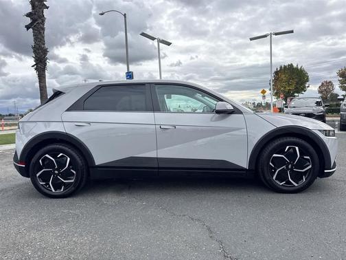 2024 Hyundai IONIQ 5 SE