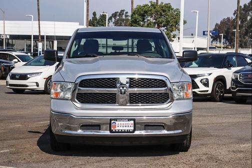 Bright Silver Metallic Clearcoat 2017 RAM 1500 SLT