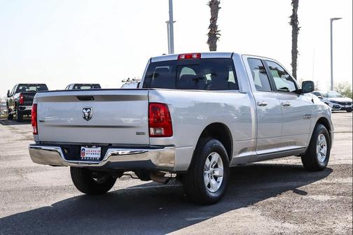 Bright Silver Metallic Clearcoat 2017 RAM 1500 SLT