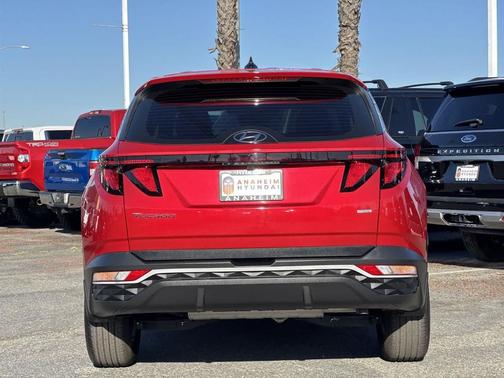 2022 Hyundai TUCSON SE