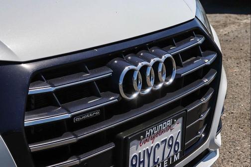 White 2020 Audi Q5 Premium 55 TFSI e quattro S tronic