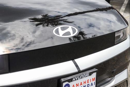 Abyss Black 2026 Hyundai IONIQ 5 SE