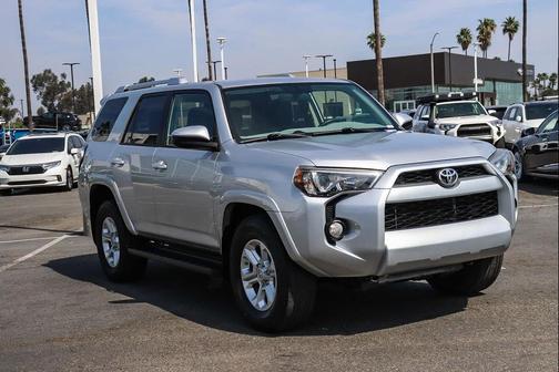 Classic Silver Metallic 2017 Toyota 4Runner SR5