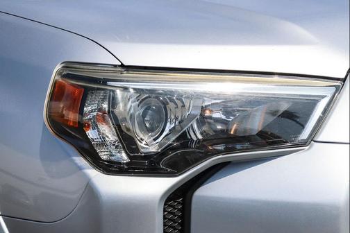 Classic Silver Metallic 2017 Toyota 4Runner SR5